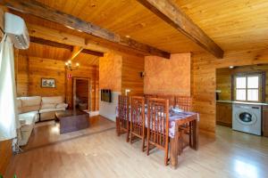 Ein Sitzbereich in der Unterkunft Villa Fátima Montepinar