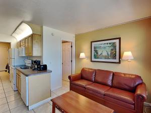 Kuchyň nebo kuchyňský kout v ubytování Harbour Beach Resort 505