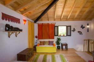 Postel nebo postele na pokoji v ubytování Casa con encanto el Castaño- Casa del Agua