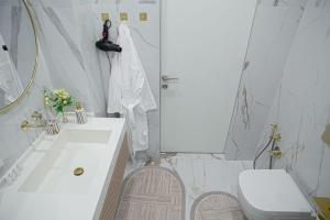 Ένα μπάνιο στο 4You +3 φωτογραφίες