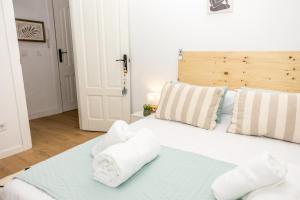 Ένα ή περισσότερα κρεβάτια σε δωμάτιο στο Precioso Apartamento en Cazorla con vista a la montaña, naturaleza, WI FI gratuito +26 φωτογραφίες