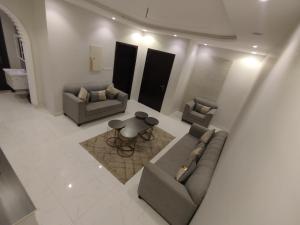 Φωτογραφία από το άλμπουμ του Salam Apartments 3 Three bedrooms, two bathrooms, a hall and a kitchen C-3 στη Τζέντα +15 φωτογραφίες