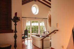 Χώρος καθιστικού στο Roca Art House