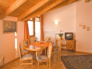 TV a/nebo společenská místnost v ubytování Appartements Erika