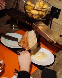 Jídlo v hotelu nebo okolí + 86 fotografií