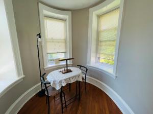 Imagen de la galería de Style And Charm 2br Apt In Melrose Park, en Elkins Park