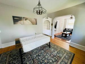 Imagen de la galería de Style And Charm 2br Apt In Melrose Park, en Elkins Park