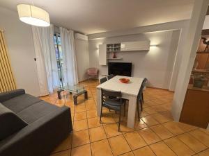 TV a/nebo společenská místnost v ubytování Holiday Home Gianna Cava de' Tirreni