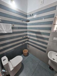 Koupelna v ubytování Resort with private beach entrance Dreamnest + 17 fotografií