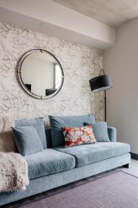 Posezení v ubytování Firefly at 29, City Views and Wonderland Vibes! + 45 fotografií