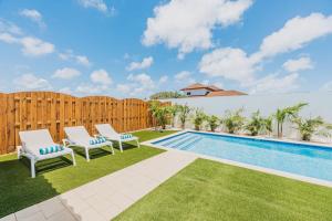 Πισίνα στο ή κοντά στο Cozy Villa, BBQ, Spacious Outdoor, Pool, 6 Sleeps