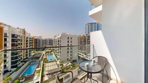 Bazén v ubytování Locations l Luxurious Studio l Free Pool, Gym Access l Meydan nebo v jeho okolí