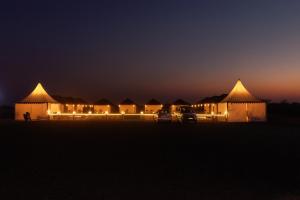 Φωτογραφία από το άλμπουμ του Stayguru Patgar Tent σε Dhordo