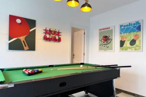 Τραπέζι μπιλιάρδου στο Villa Miramar with Pool, BBQ, Billiard & Sea View