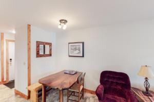 Χώρος καθιστικού στο Ski Hike Getaway