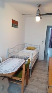 Ένα ή περισσότερα κρεβάτια σε δωμάτιο στο Modern apartament