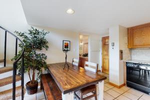 Kuchyň nebo kuchyňský kout v ubytování Summit House East 309