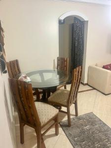 Posezení v ubytování Seaside Apartment In Alexandria + 6 fotografií