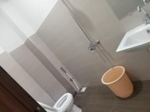 Salle de bains dans l'établissement Family Guest House Rooms For Rent