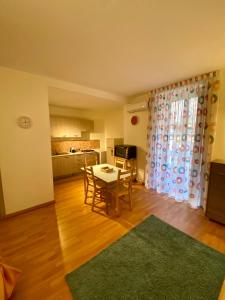 Kuchyň nebo kuchyňský kout v ubytování Casitta Stesicoro