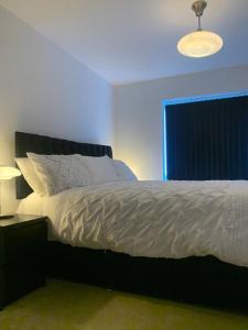 Katil atau katil-katil dalam bilik di 1 Bed Flat- Direct Links to Central London