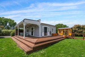 Κήπος έξω από το Poolside Villa on Dublin - Martinborough Retreat