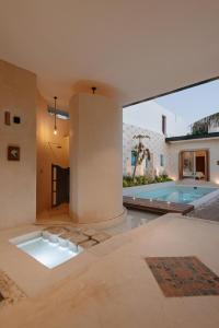 Bazén v ubytování Villa Nelly nebo v jeho okolí