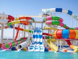 Πισίνα στο ή κοντά στο Movenpick Waterpark Resort & Spa Soma Bay