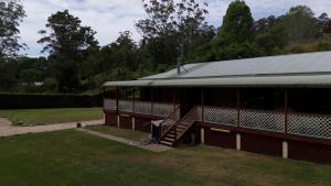 Zahrada ubytování Oasis of Hope - Guest House by the creek - 2 bedroom - 1 bathroom - veranda