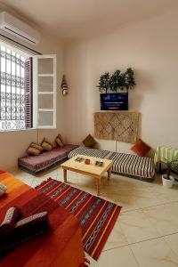 Posezení v ubytování Kasbah Nights Retreat and best breakfast offers - Entire House