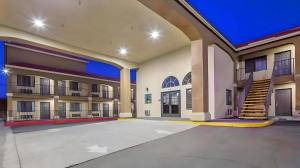 Bazén v ubytování Quality Inn & Suites nebo v jeho okolí