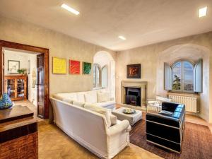 Χώρος καθιστικού στο Torre Fortunata is a beautiful medieval tower