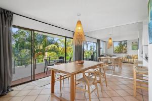 Posezení v ubytování Noosa International 103 - 1 Edgar Bennett Avenue N