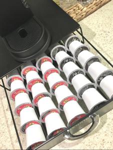 een doos vol hotdogs op een tafel bij 2BR Trafalgar Retreat near UBC & Pacific Spirit in Vancouver