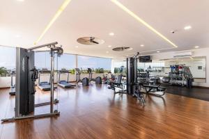 Γυμναστήριο ή/και όργανα γυμναστικής στο Cómodo condominio a pasos de Vidanta World