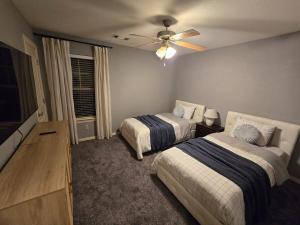 Postel nebo postele na pokoji v ubytování Chewbacca's home