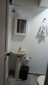 Ένα μπάνιο στο Casa la esquina +10 φωτογραφίες