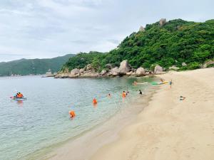 Gallery image of Light Coral Đầm Môn Resort in Vạn Ninh