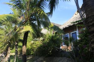 Gallery image of Light Coral Đầm Môn Resort in Vạn Ninh +5 photos