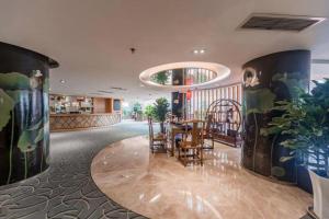 Un restaurant sau alt loc unde se poate mânca la Chengdu Yinsheng International Hotel