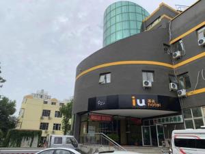 Tòa nhà nơi khách sạn tọa lạc