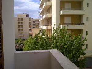 Un balcón o terraza de Orikum Apartment 3plus1