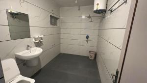 Ένα μπάνιο στο Hotel loras