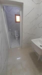 Koupelna v ubytování Quriyat