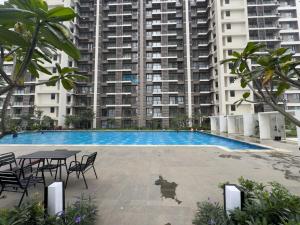 Swimmingpoolen hos eller tæt på Beranda Studio Apartment at Sky House Alam Sutera + 10 billeder