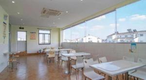 Un restaurant sau alt loc unde se poate mânca la 7 Days Inn Suzhou Wangting Pearl Commercial Plaza