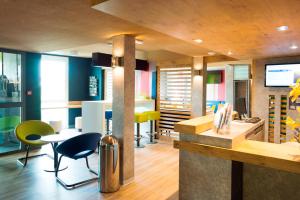 Area lounge atau bar di ibis budget Granville