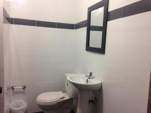 Koupelna v ubytování Hotel Arcoiris Girardot