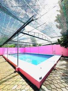 Bazén v ubytování Lola Mamang Resort nebo v jeho okolí