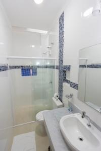 Et badeværelse på Hotel Camburi Praia